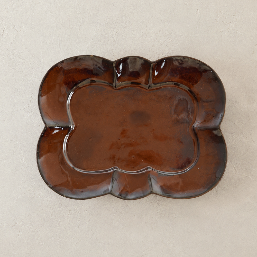 Terra Scalloped Plate