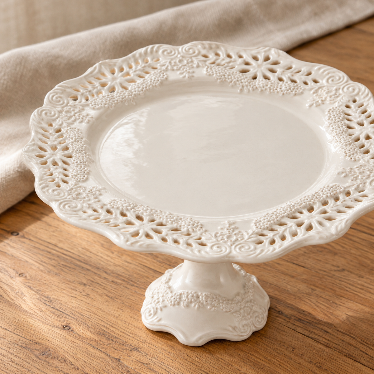 Lace Pedestal
