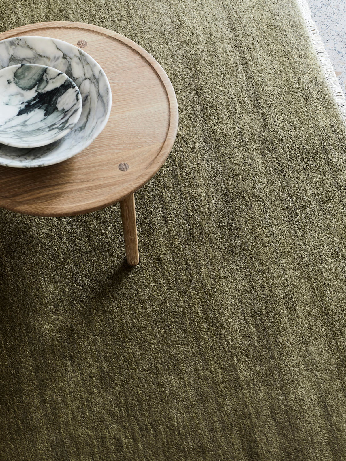 Agra rug in Artichoke