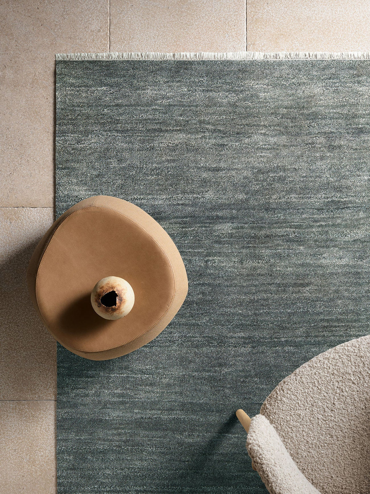 Agra rug in Marlin