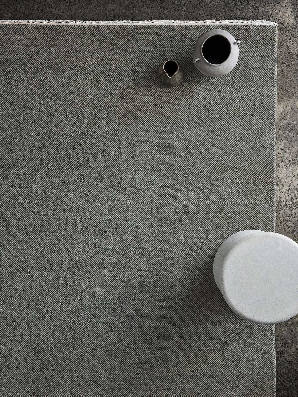 Babylon rug in Sterling & Graphite