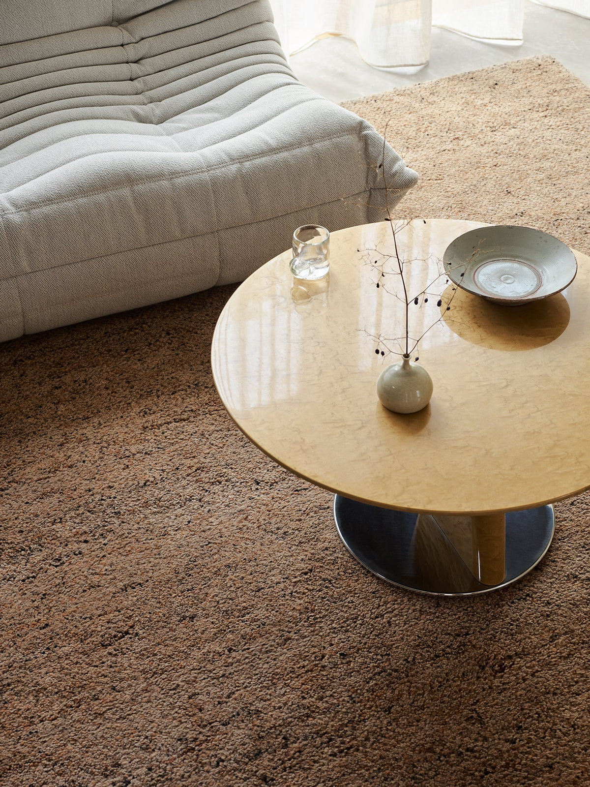Meadow rug in Tamarillo