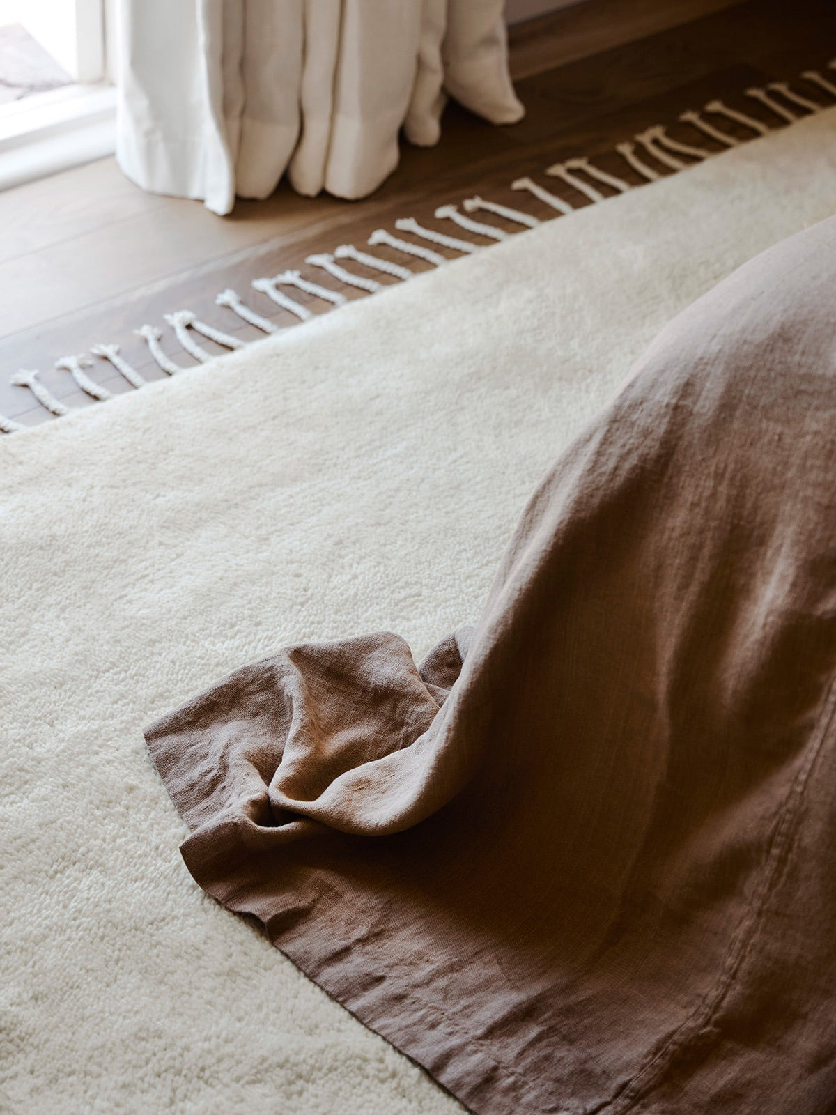 Petra rug in Blanc