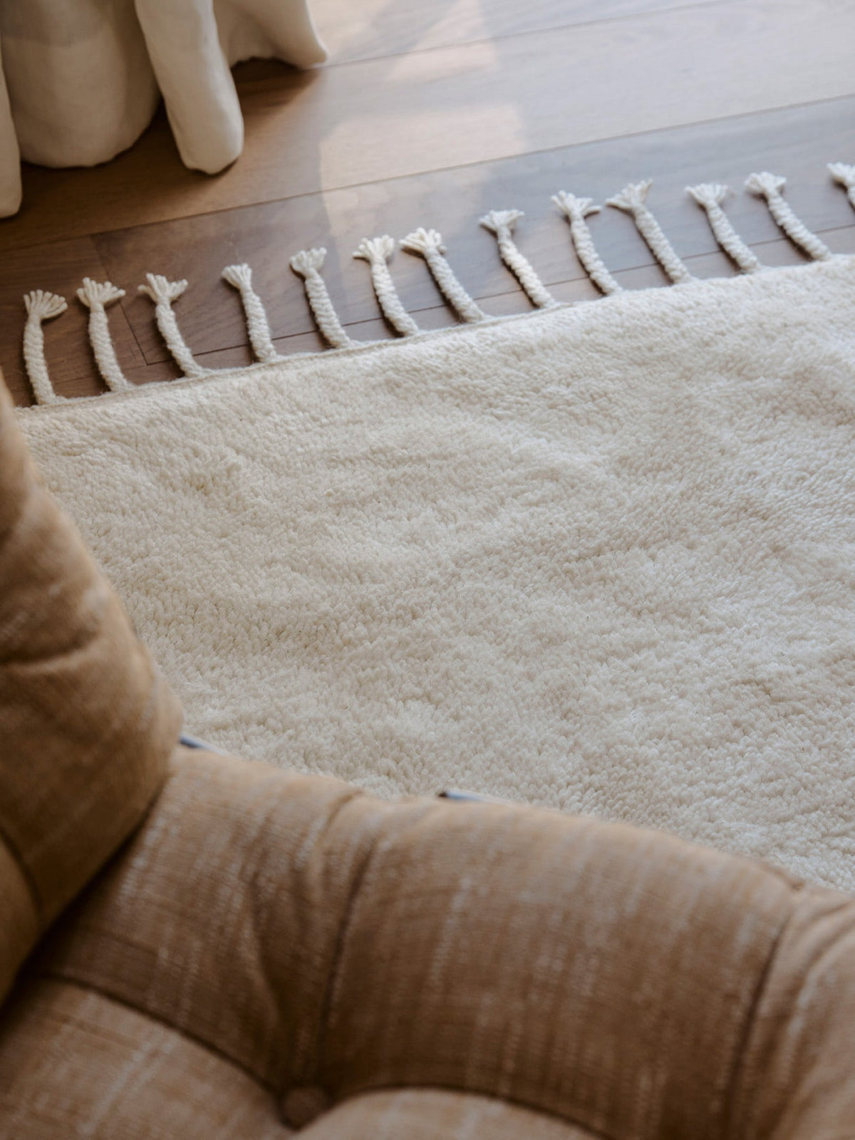 Petra rug in Blanc
