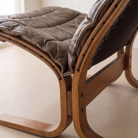 Mid Century Sling Chair & Ottoman, detail