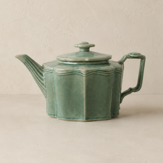 Scalloped Stoneware Teapot w/ Strainer